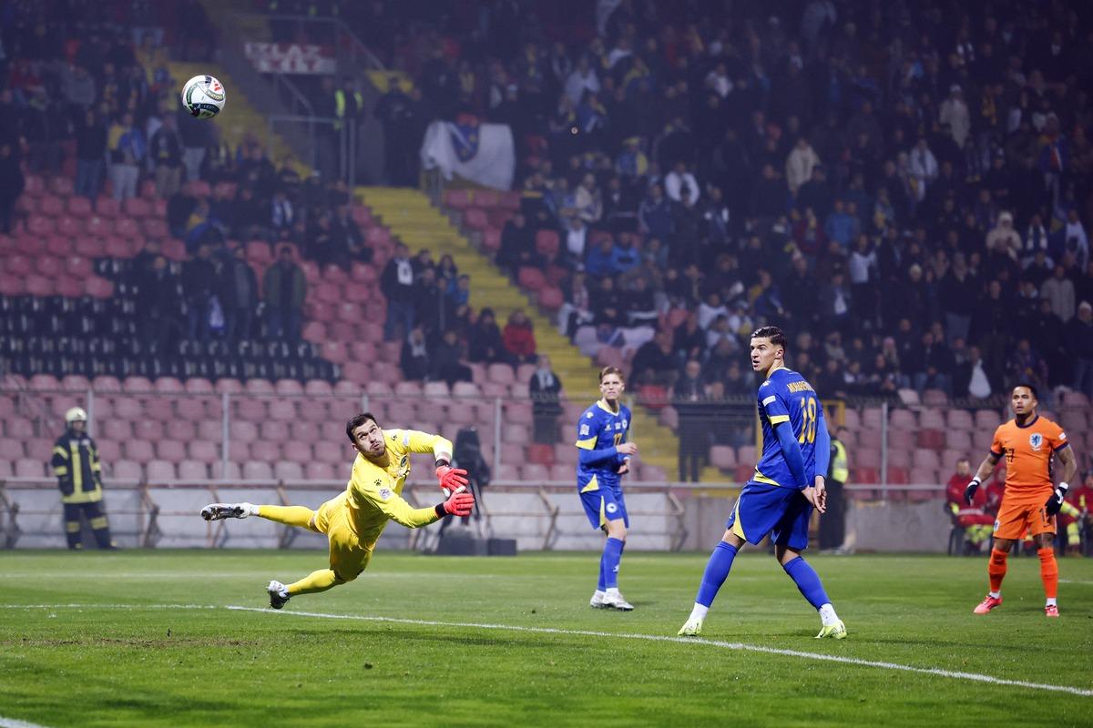 的表现无疑 的表现无疑