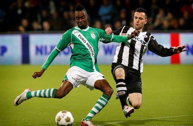 中国女足依 中国女足依