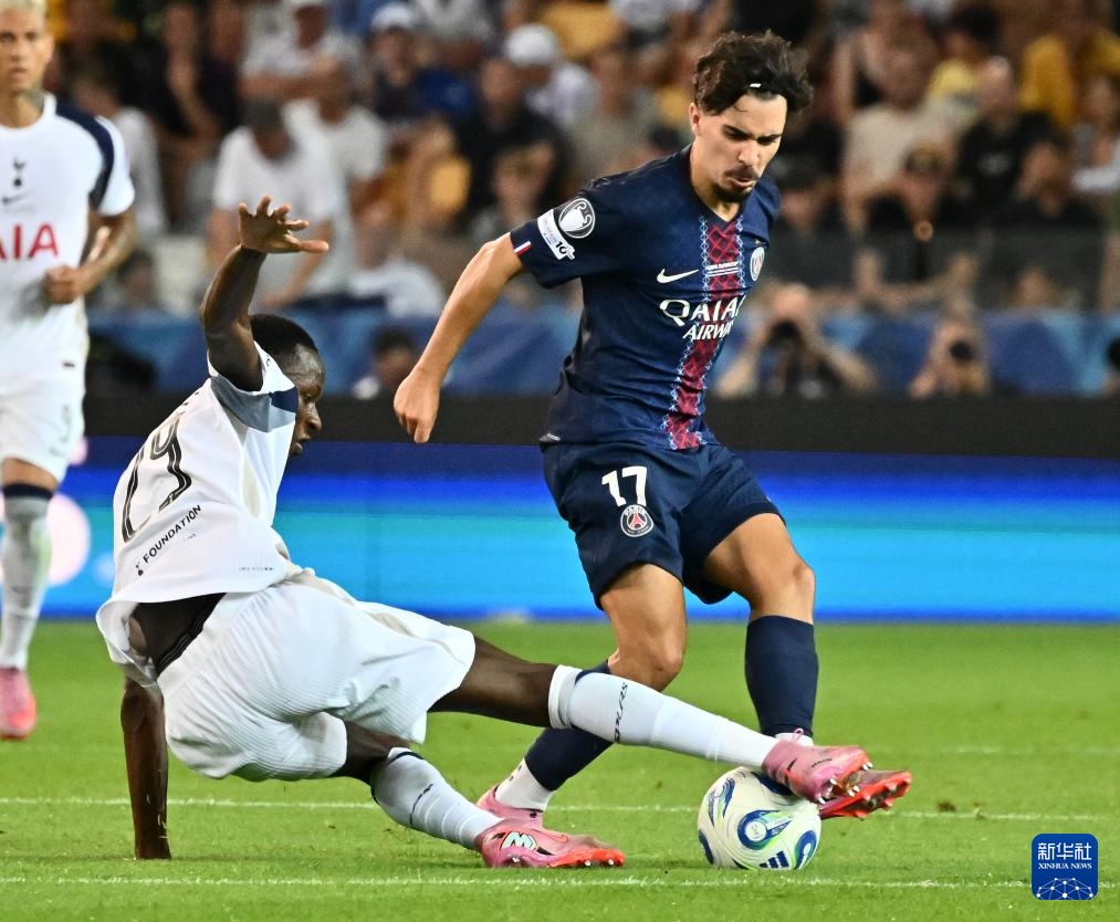 响使詹姆斯 响使詹姆斯