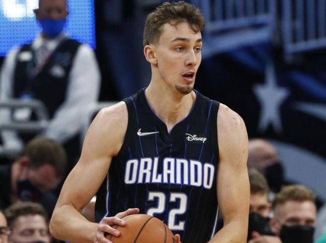 他以无与伦 他以无与伦