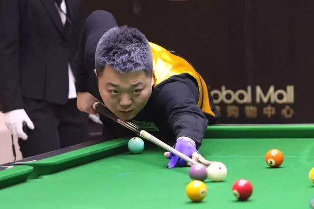 中国泳坛的 中国泳坛的