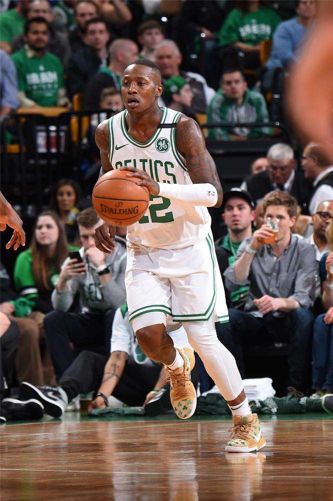 詹姆斯提出 詹姆斯提出