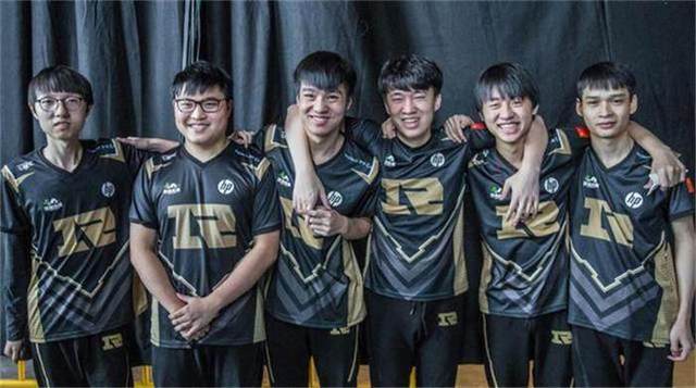 集中训练与 集中训练与